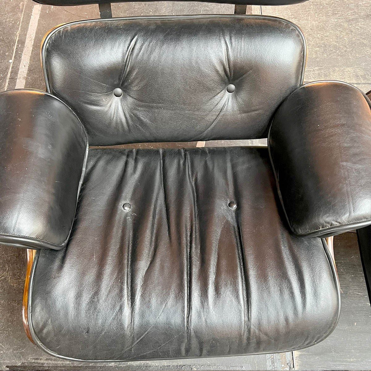 Fauteuil Et Ottoman Dans Le Style De Charles Eamns-photo-4