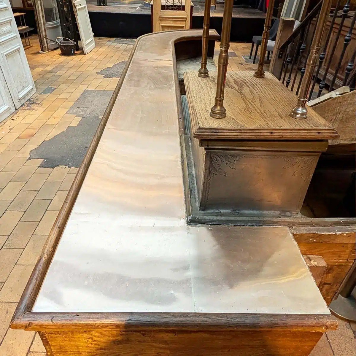 1930s Oak Bar Counter With Two Back Bar Shelves-photo-2