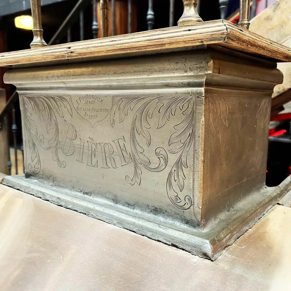 1930s Oak Bar Counter With Two Back Bar Shelves-photo-7