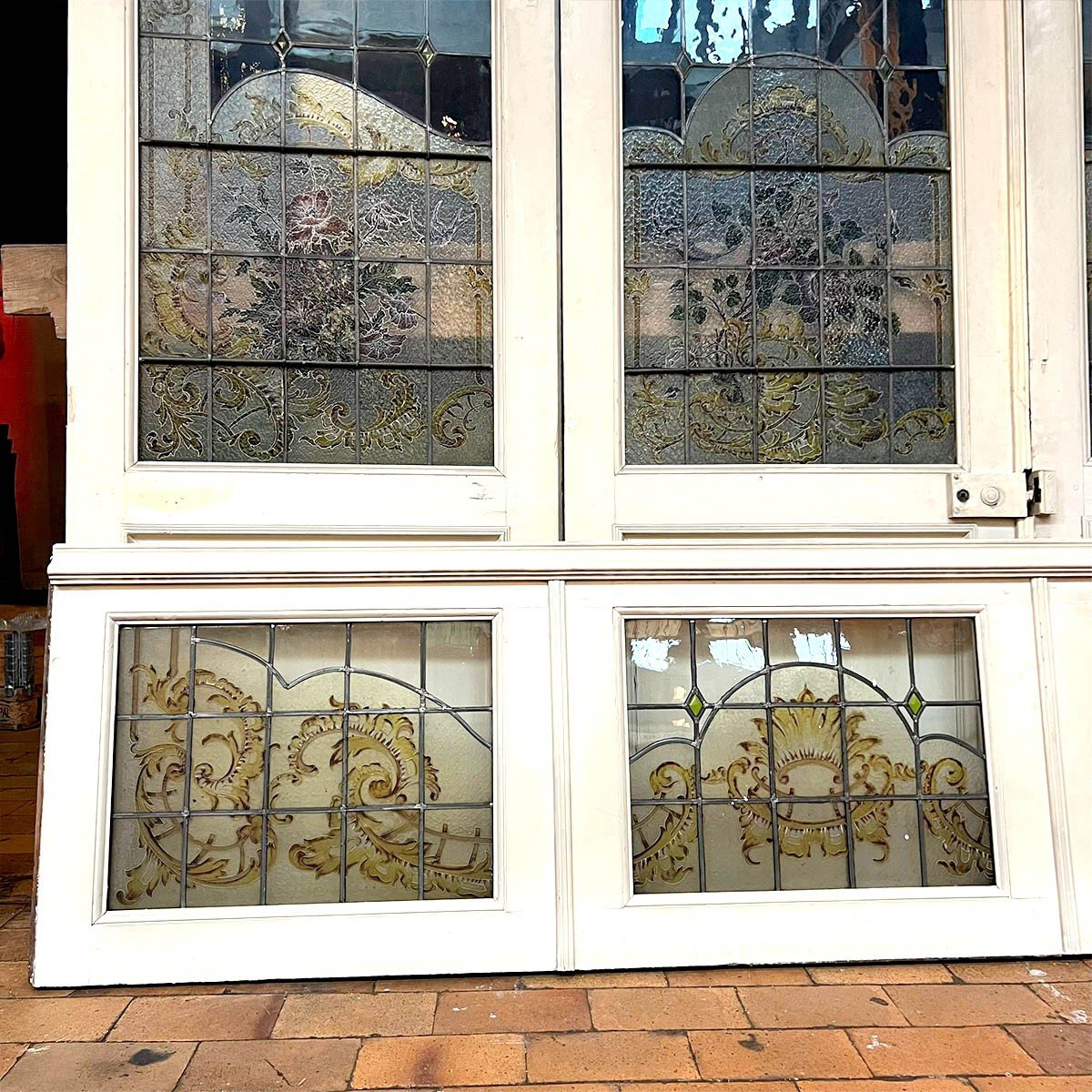 Triptych And Stained Glass Transom With Vine Motif-photo-3