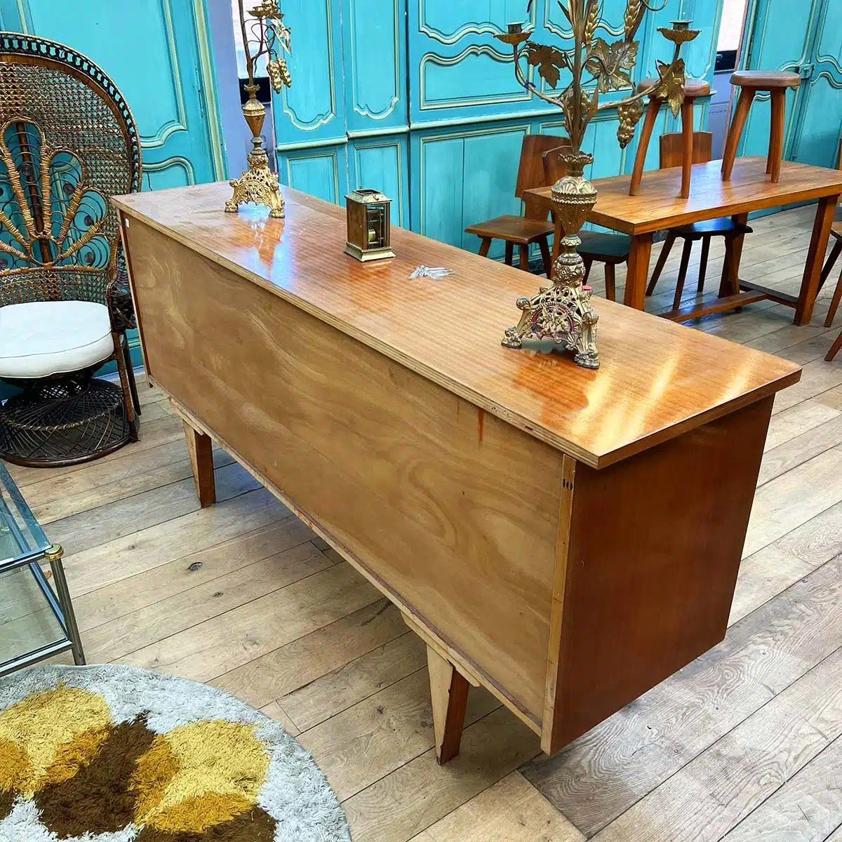 Chinese Sideboard With Gilded Lacquered Panels-photo-1