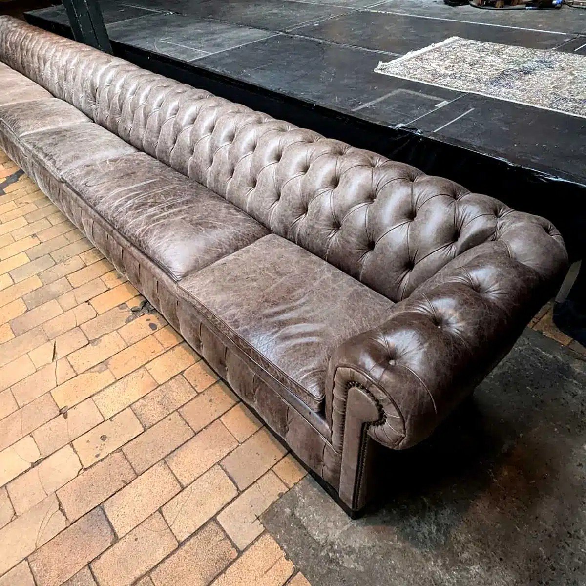 Old Chesterfield 5.75m Long-photo-2