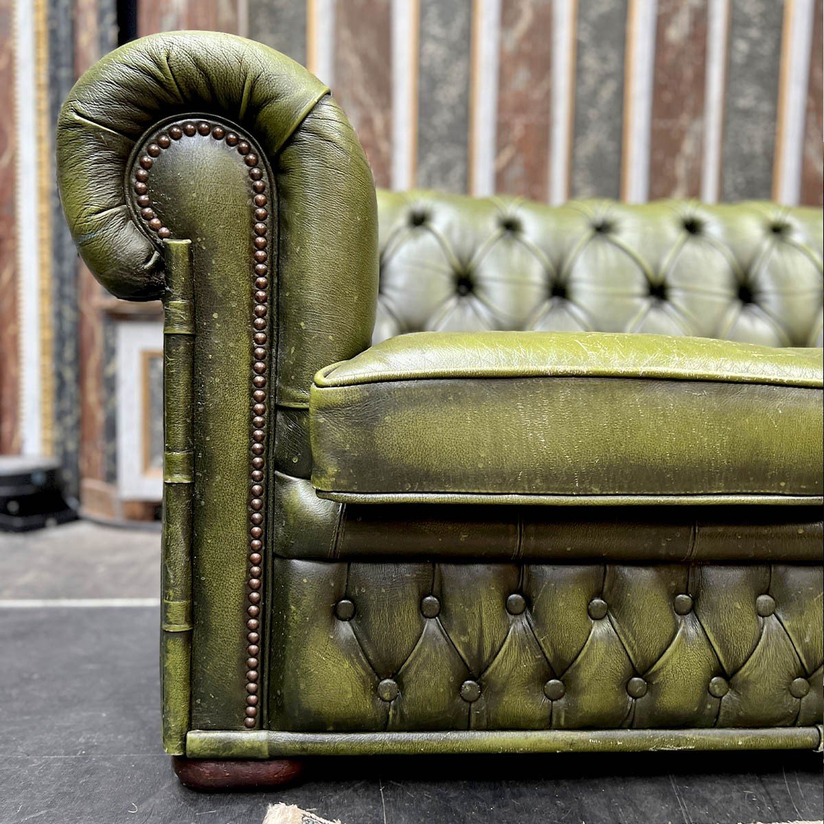 Canapé Chesterfield Vert En Cuir-photo-2