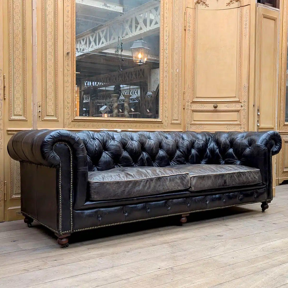 Chesterfield Ancien En Cuir Noir