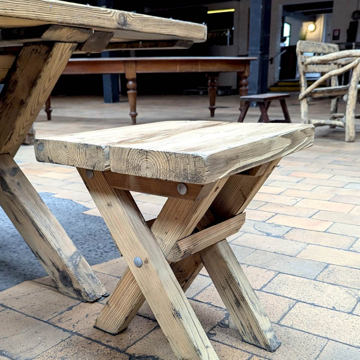 Fir Farmhouse Table With 7 Stools-photo-3