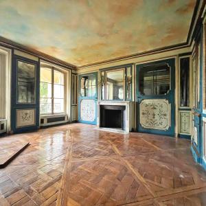 Blue And White Woodwork Decorated With Painted Acanthus 