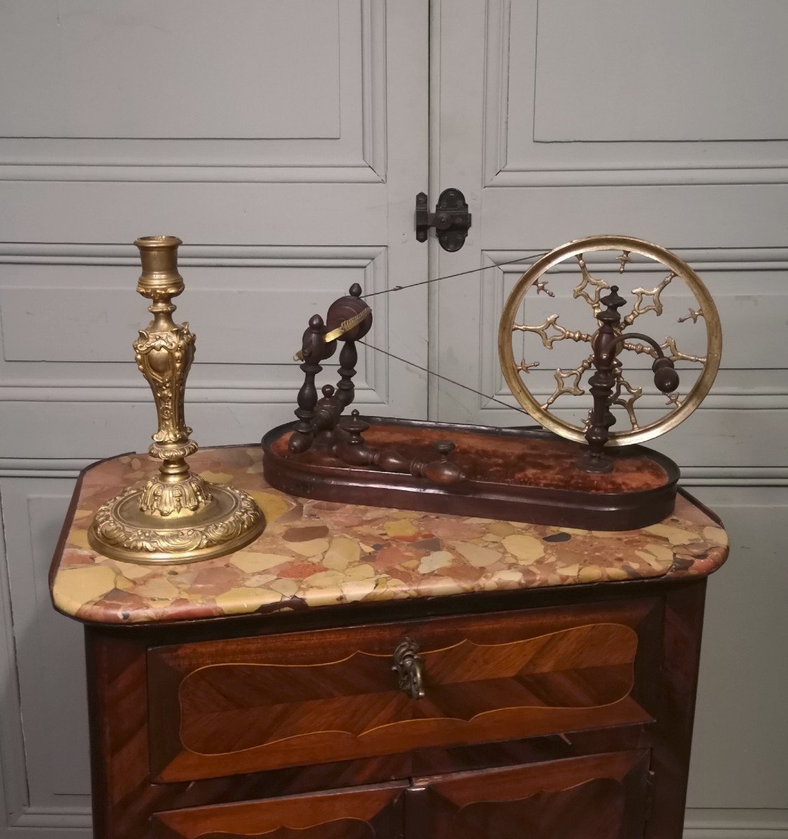 Rare Petit Rouet De Table d'époque Louis XV