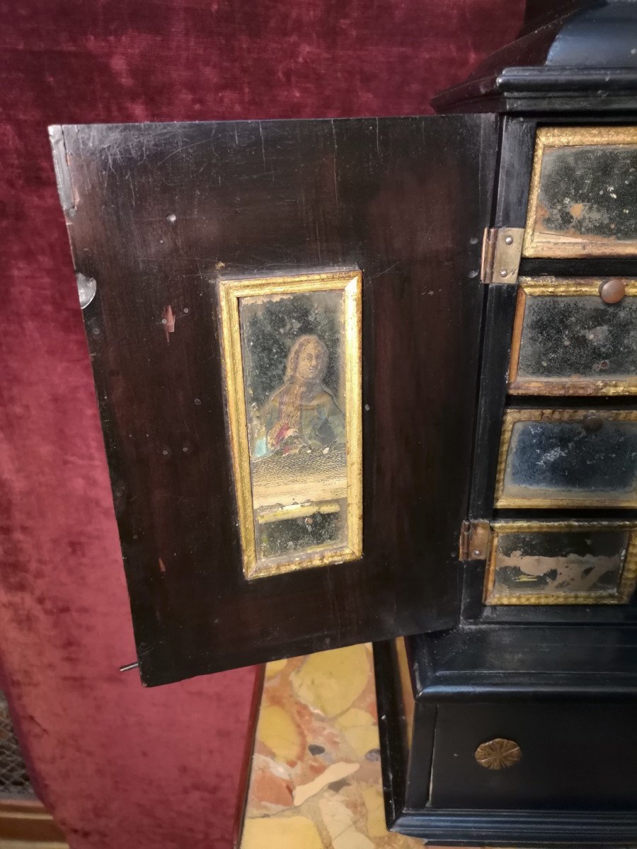 Small Italian Blackened Wood Cabinet From The 17th Century-photo-2