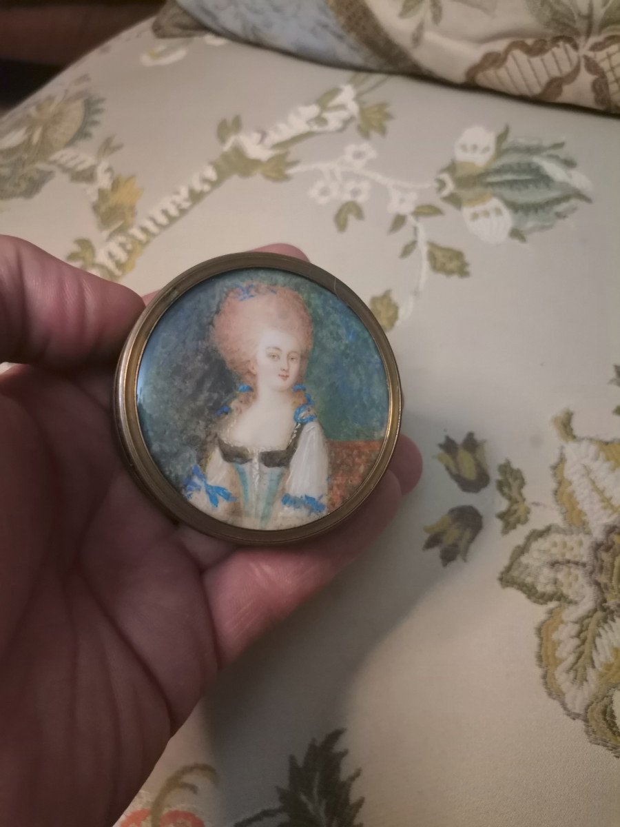 Boîte Pilulier Portrait Miniature d'une élégante époque fin XVIIIème-photo-6