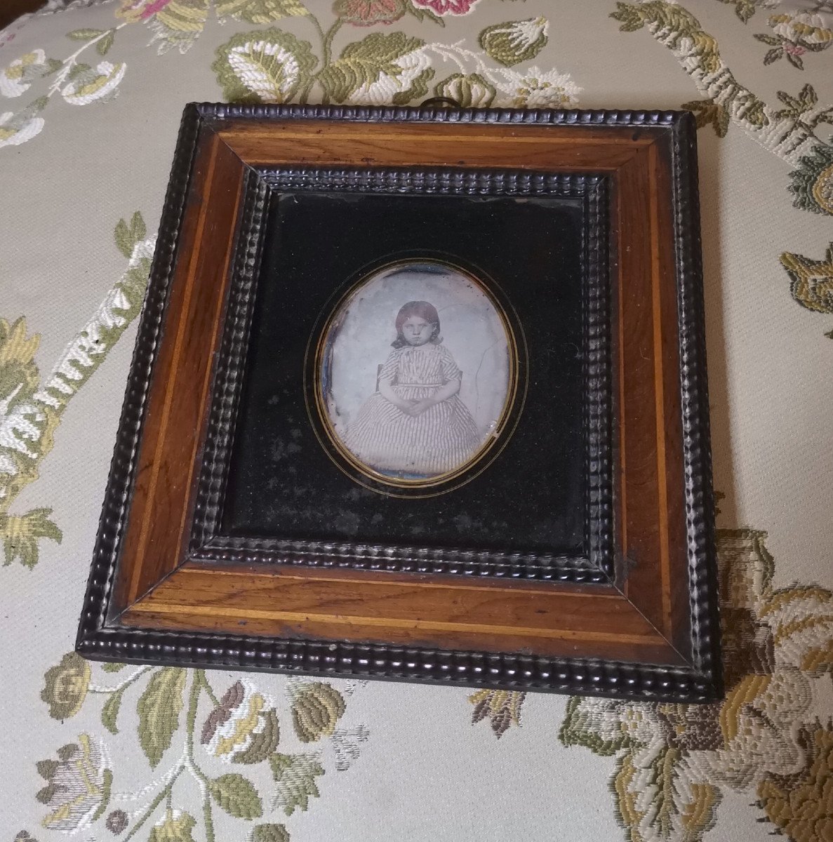 Daguerreotype Of A Little Girl Before 1850-photo-3