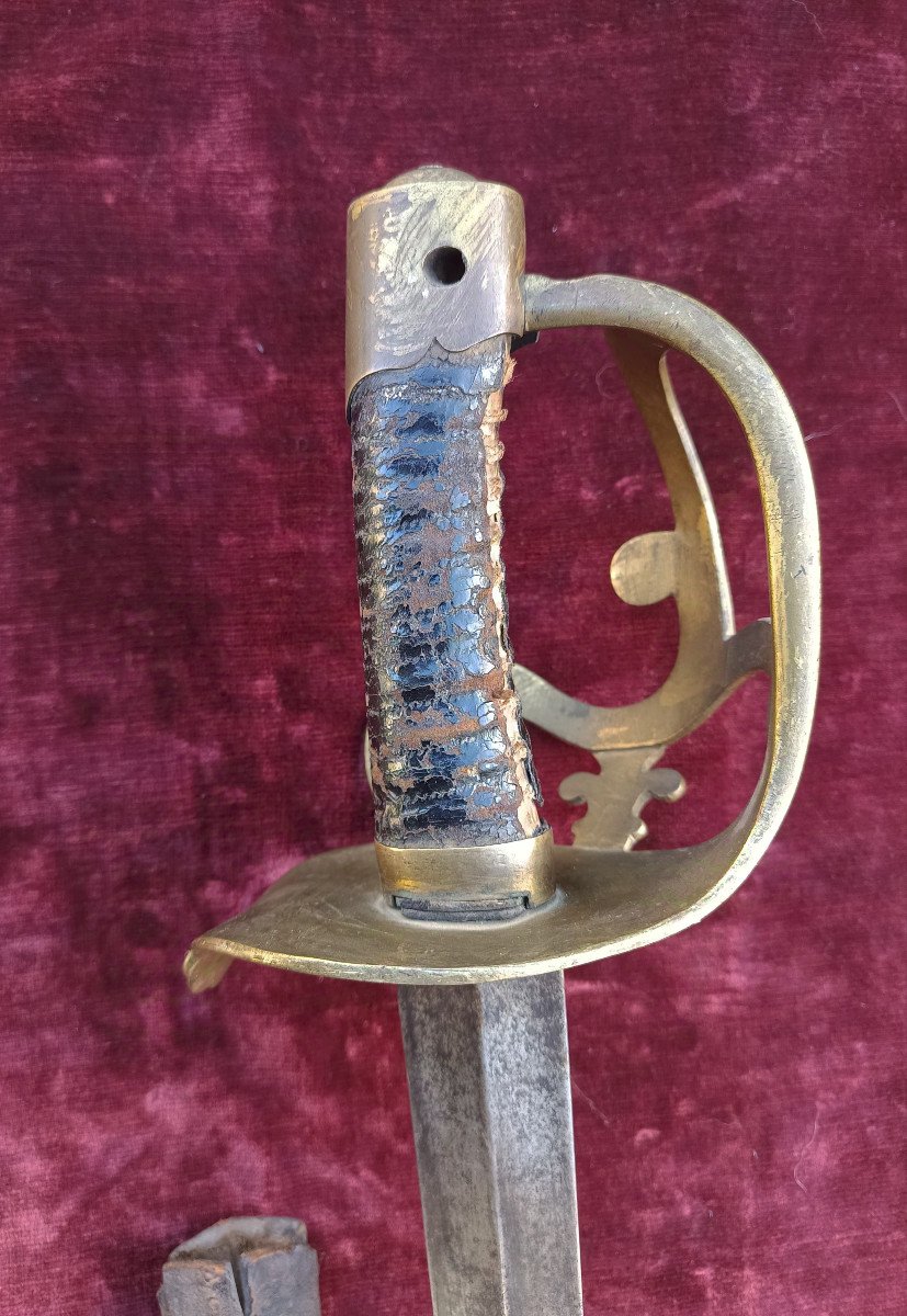 Rare Sabre De Cavalerie Lourde Ou De Dragon Modèle 1779 époque Ancien Régime-photo-2