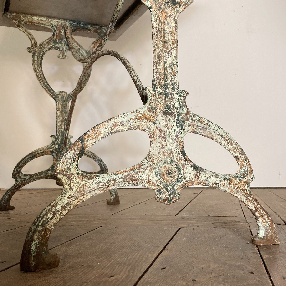 Art Nouveau Cast Iron Bistro Table-photo-3