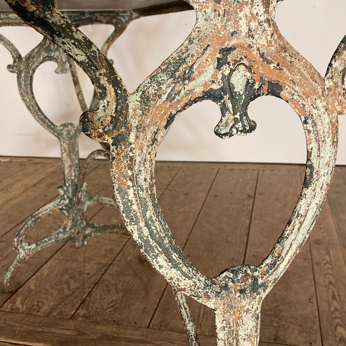 Art Nouveau Cast Iron Bistro Table-photo-4