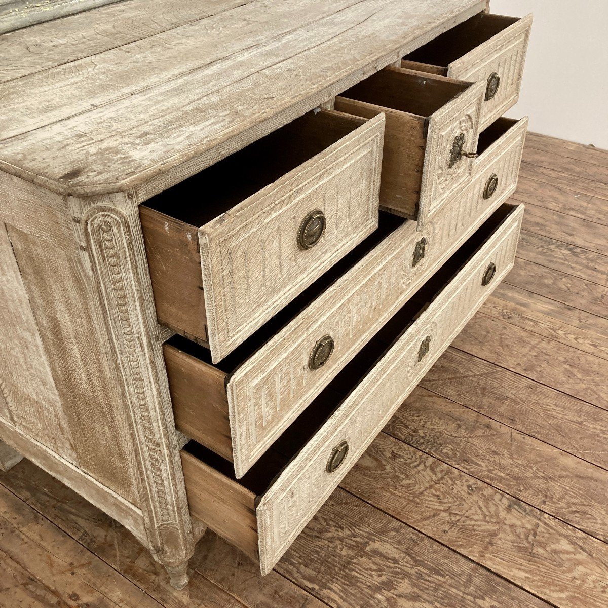 Louis XVI Chest Of Drawers In Bleached Oak-photo-6