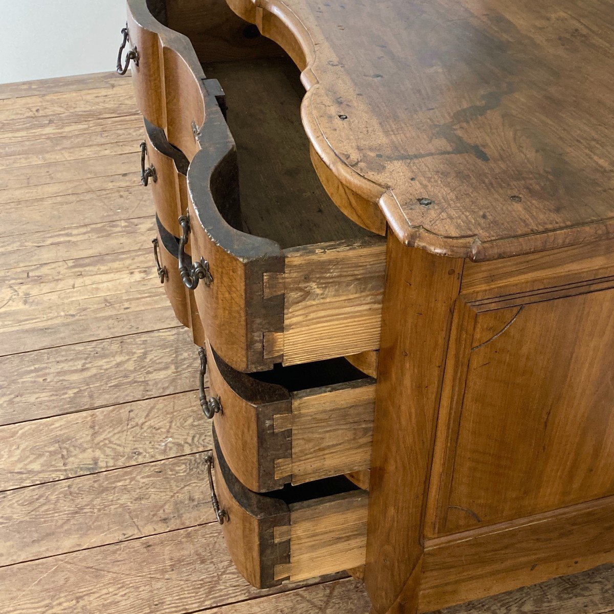 18th Century Crossbow Chest Of Drawers In Walnut-photo-6