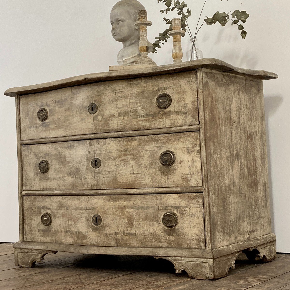 18th Century Curved Chest Of Drawers-photo-2