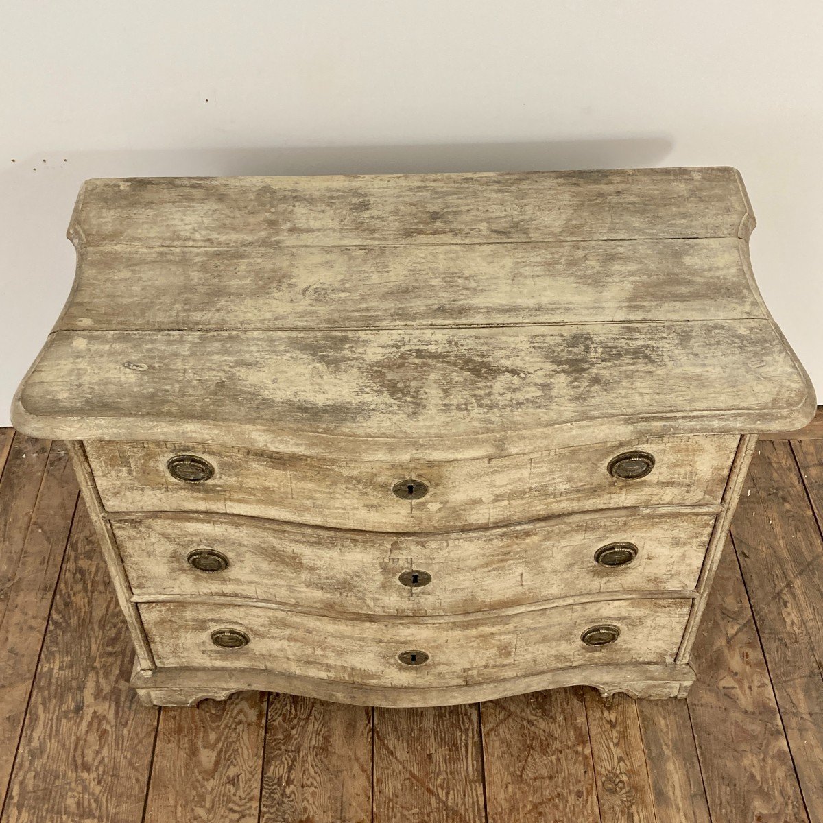 18th Century Curved Chest Of Drawers-photo-3