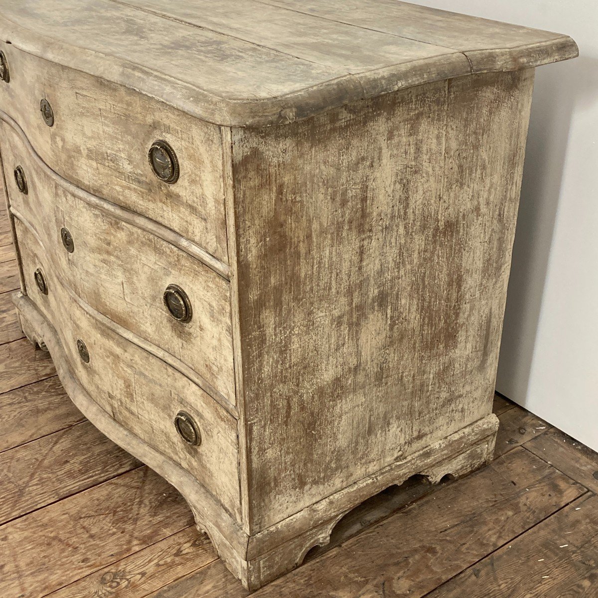 18th Century Curved Chest Of Drawers-photo-4