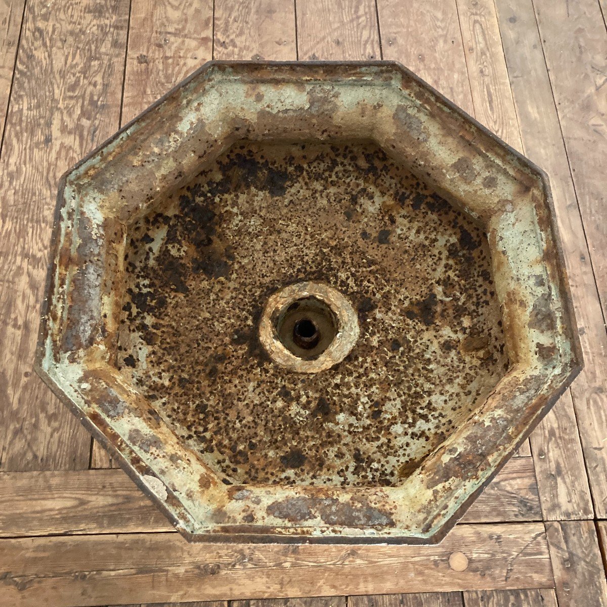 19th Century Cast Iron Fountain Basin-photo-3