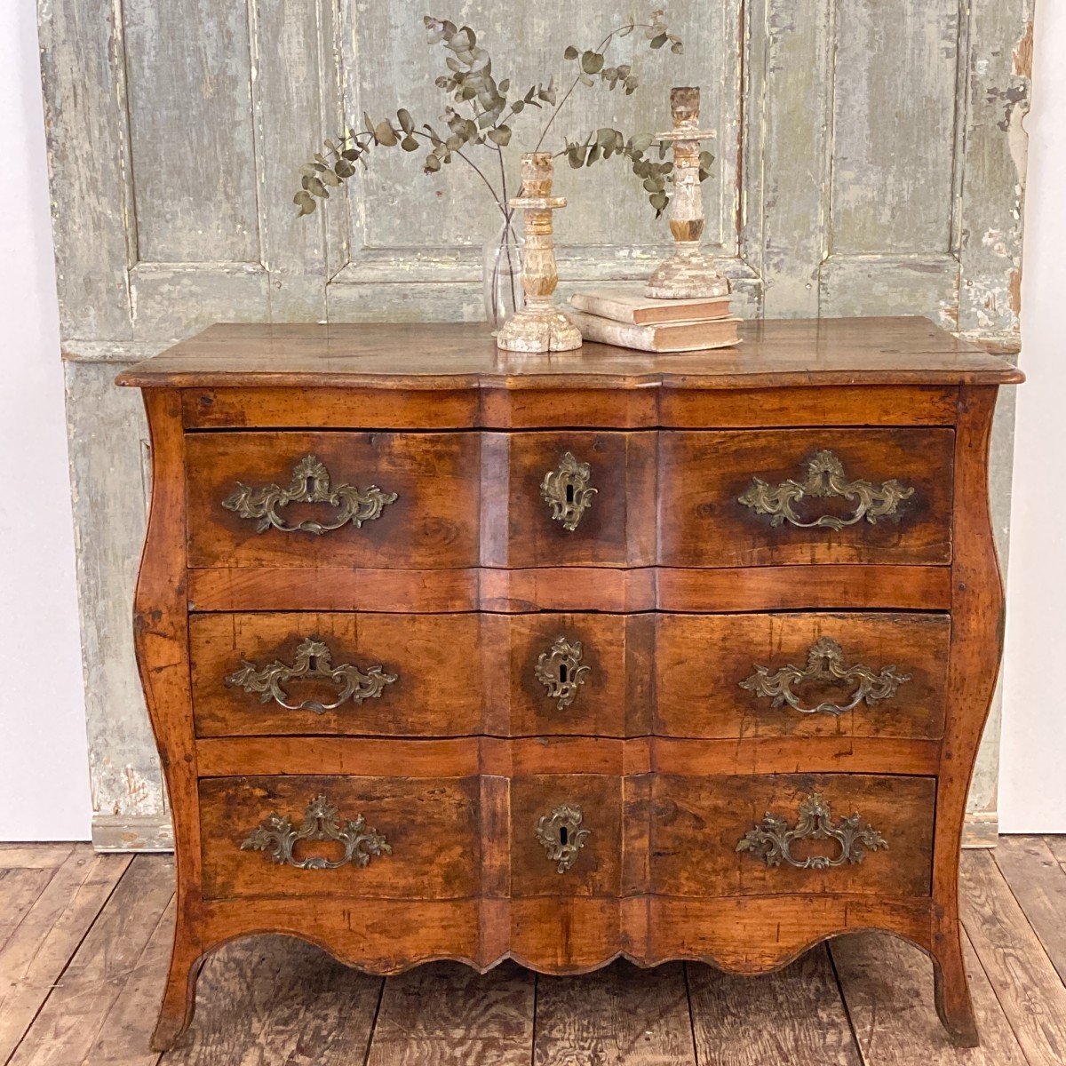 Small Curved Chest Of Drawers 18th Century