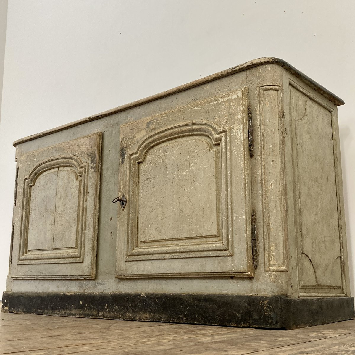 Large Wood Paneled Buffet From The Early 18th Century-photo-2