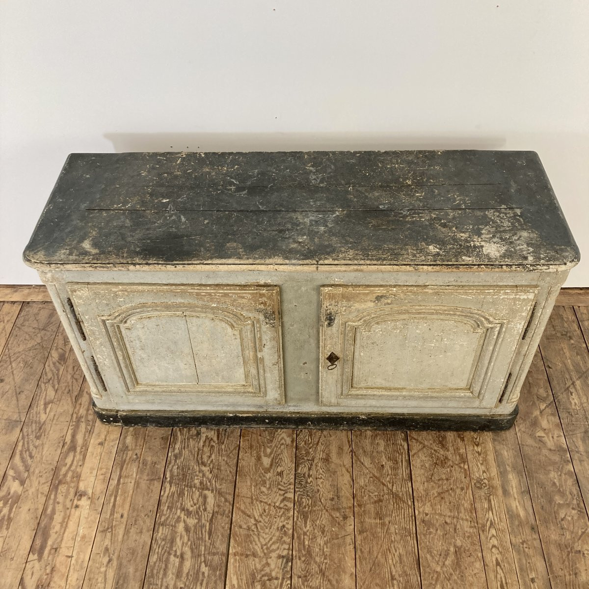 Large Wood Paneled Buffet From The Early 18th Century-photo-3