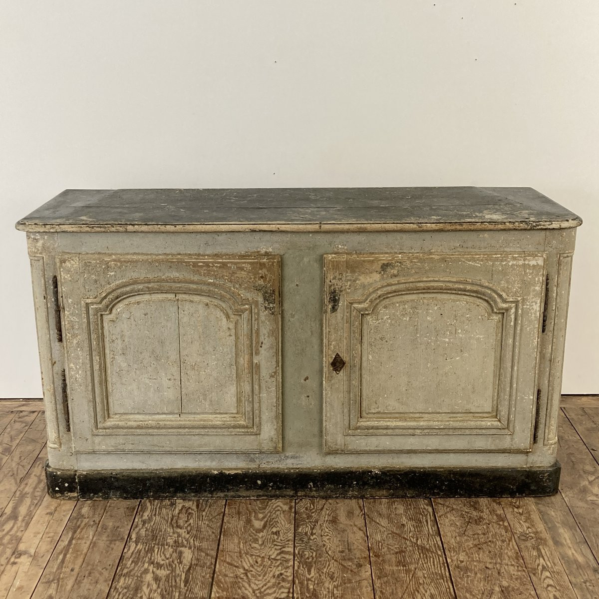 Large Wood Paneled Buffet From The Early 18th Century-photo-4