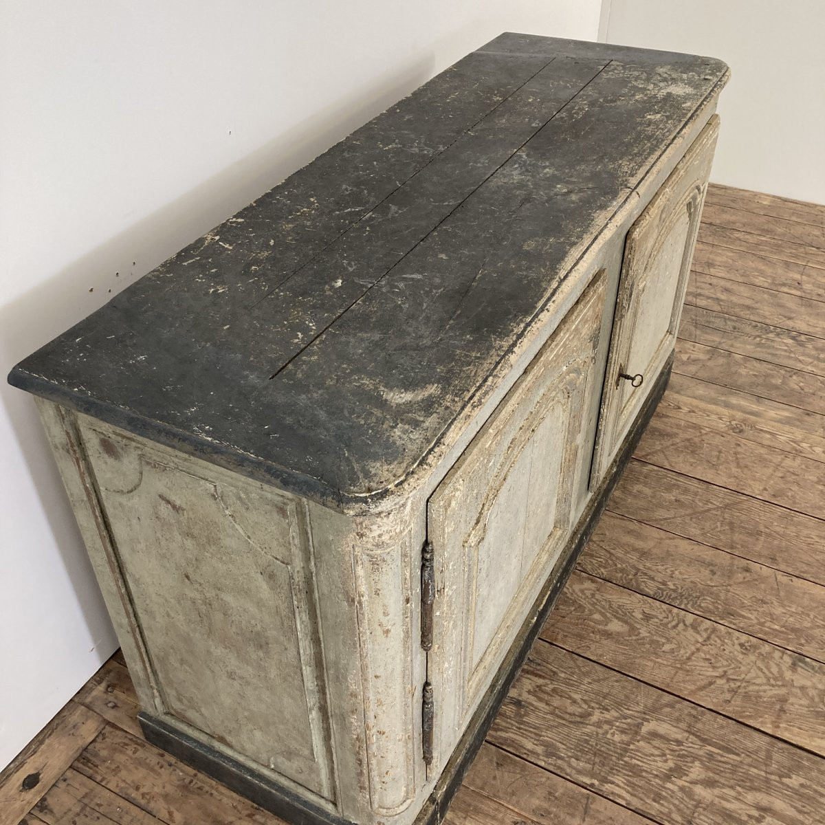 Large Wood Paneled Buffet From The Early 18th Century-photo-3