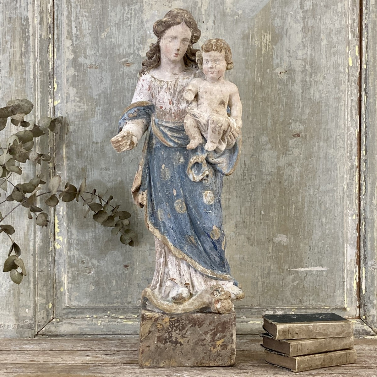 Vierge à l'enfant en bois polychrome XVIII