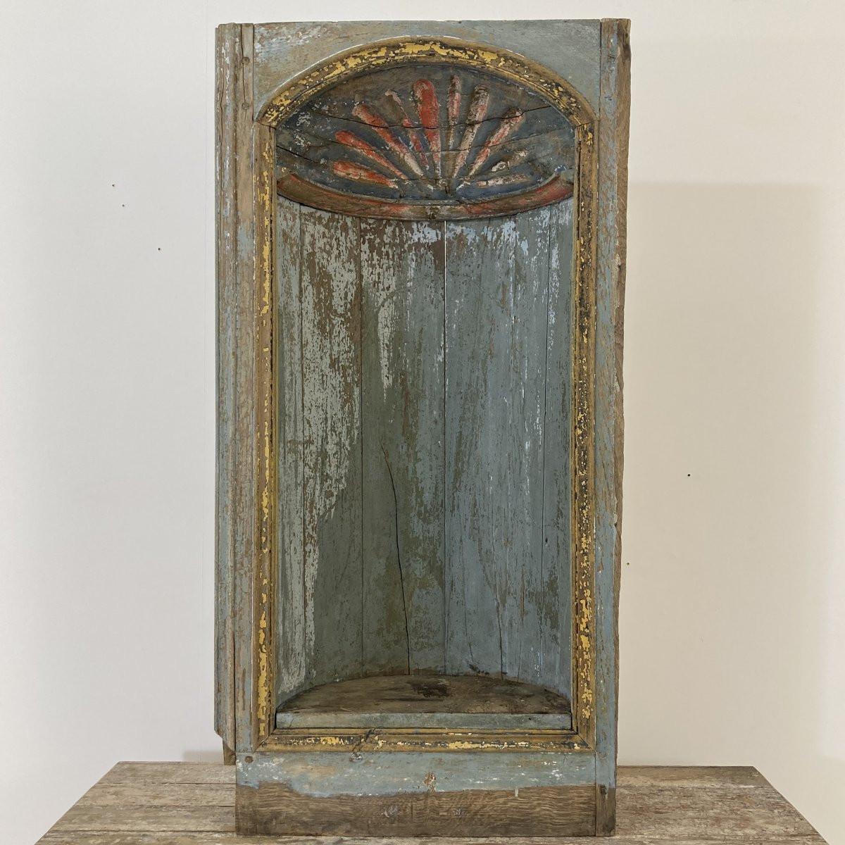 17th Century Polychrome Wooden Niche-photo-2