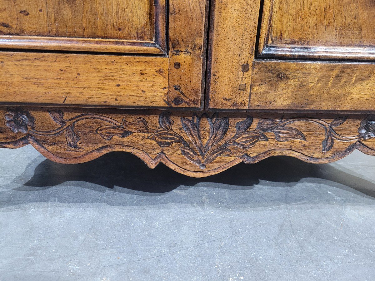 Small Louis XVI Walnut Buffet-photo-6