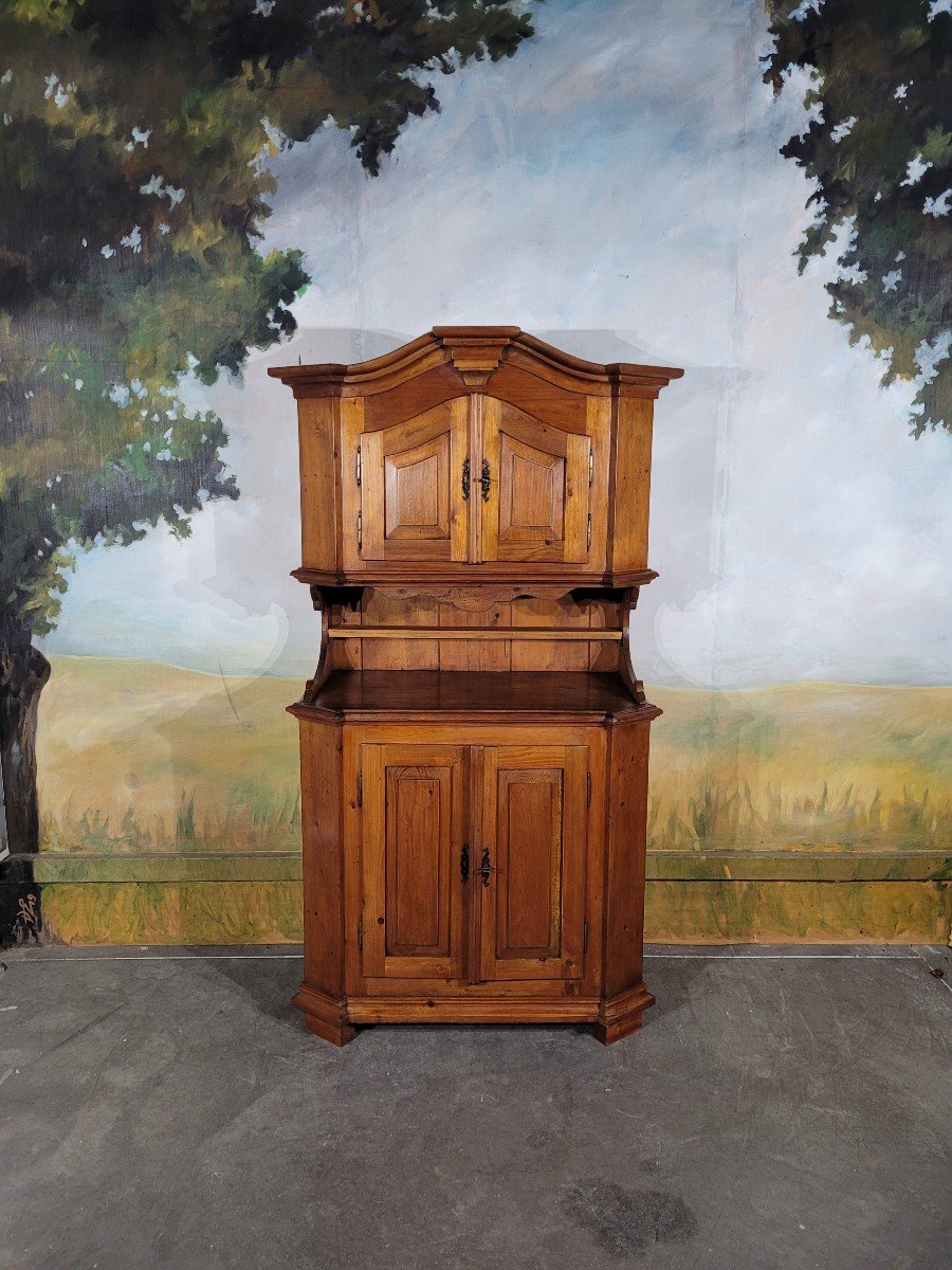 Small Two-body Mountain Fir Buffet