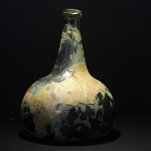 Iridescent Onion Bottle, Netherlands, Early 18th Century