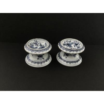 Paire De Salerons En Porcelaine De Chine Début 18 ème Siècle 