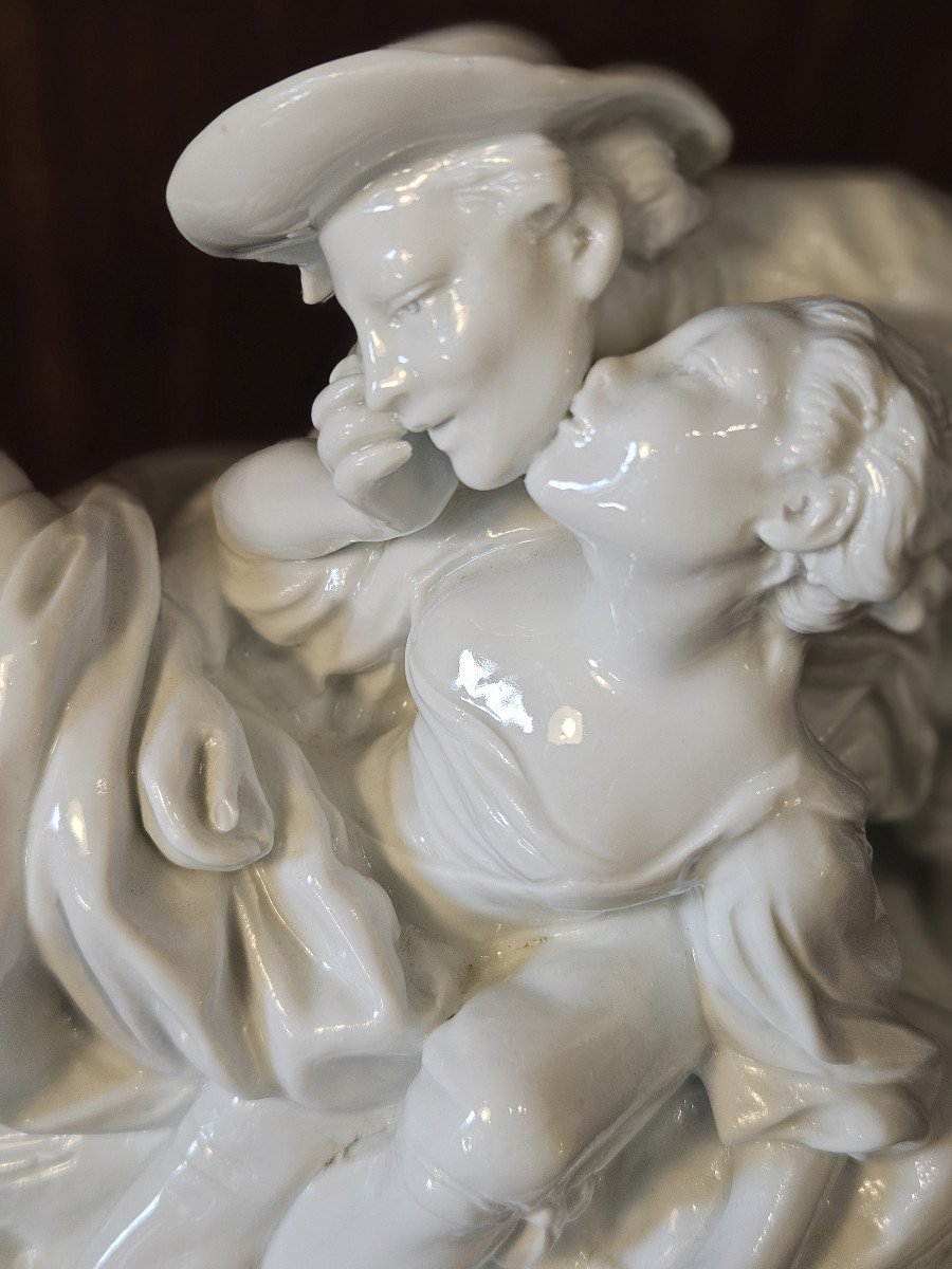 d'Après Falconet Le Baiser Donné Groupe Porcelaine vernisée Capodimonte -photo-4