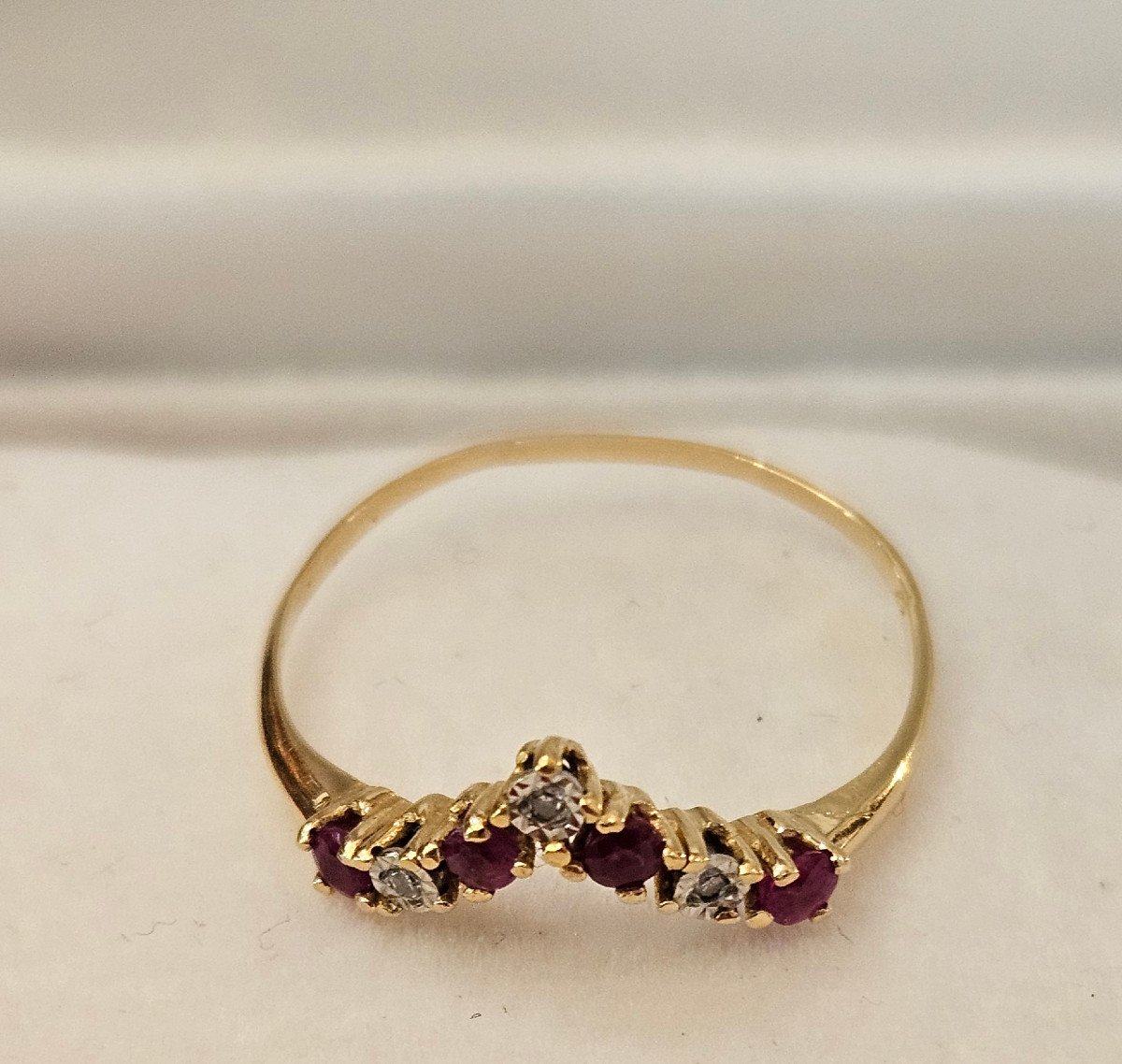 18k Gold Ring With Rhinestones And Red Stone-photo-2