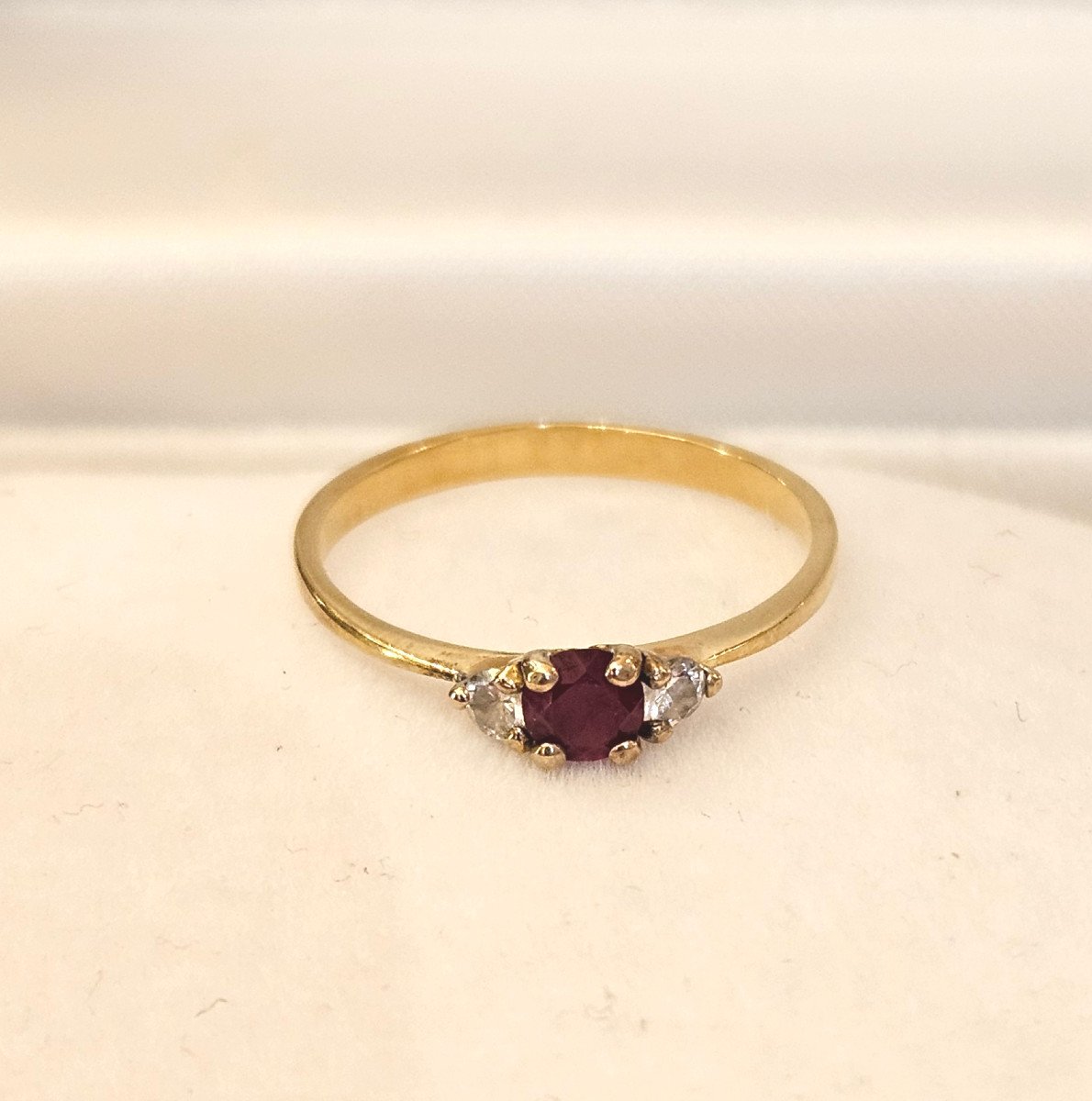 Bague Or 18k Sertie d'Une Pierre Rouge Et De 2 Brillants-photo-2