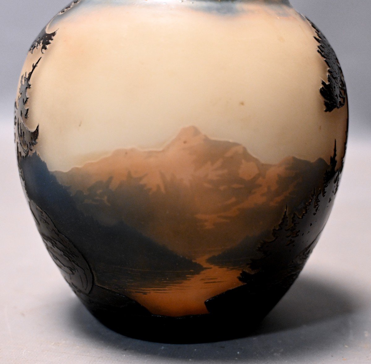 Vase Boule En Verre Multicouche à Décor De Paysage Vosgien – Müller Frères-photo-1