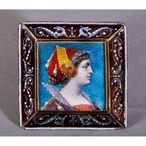 Small Empty Pocket With Woman's Profile In Enamel