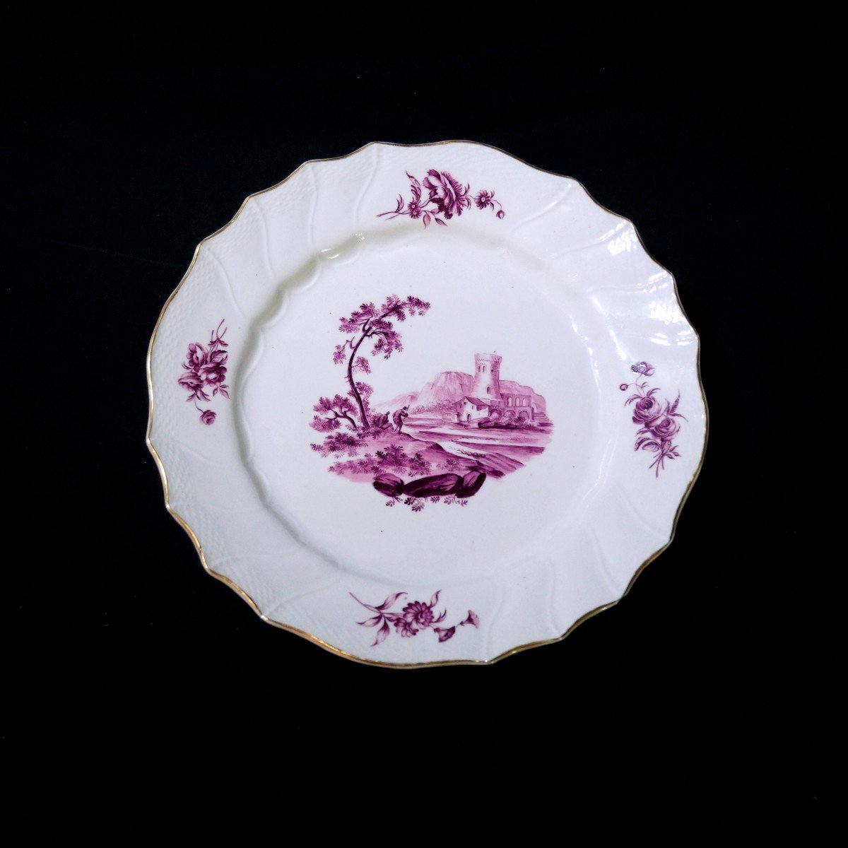 Assiette En Porcelaine De Tournai XVIIIe