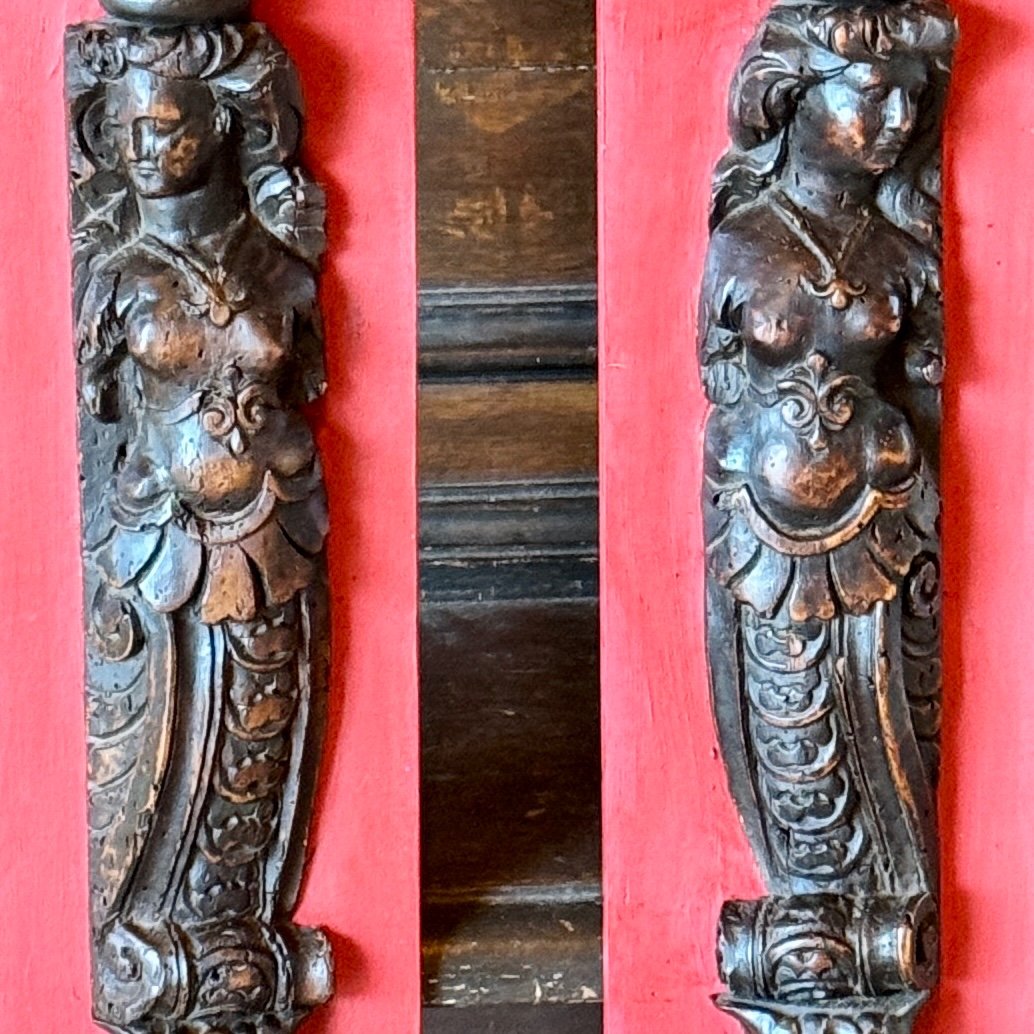 Pair Of Carved Wooden Caryatids, 16th Century, Walnut, Flower Vase Decorations