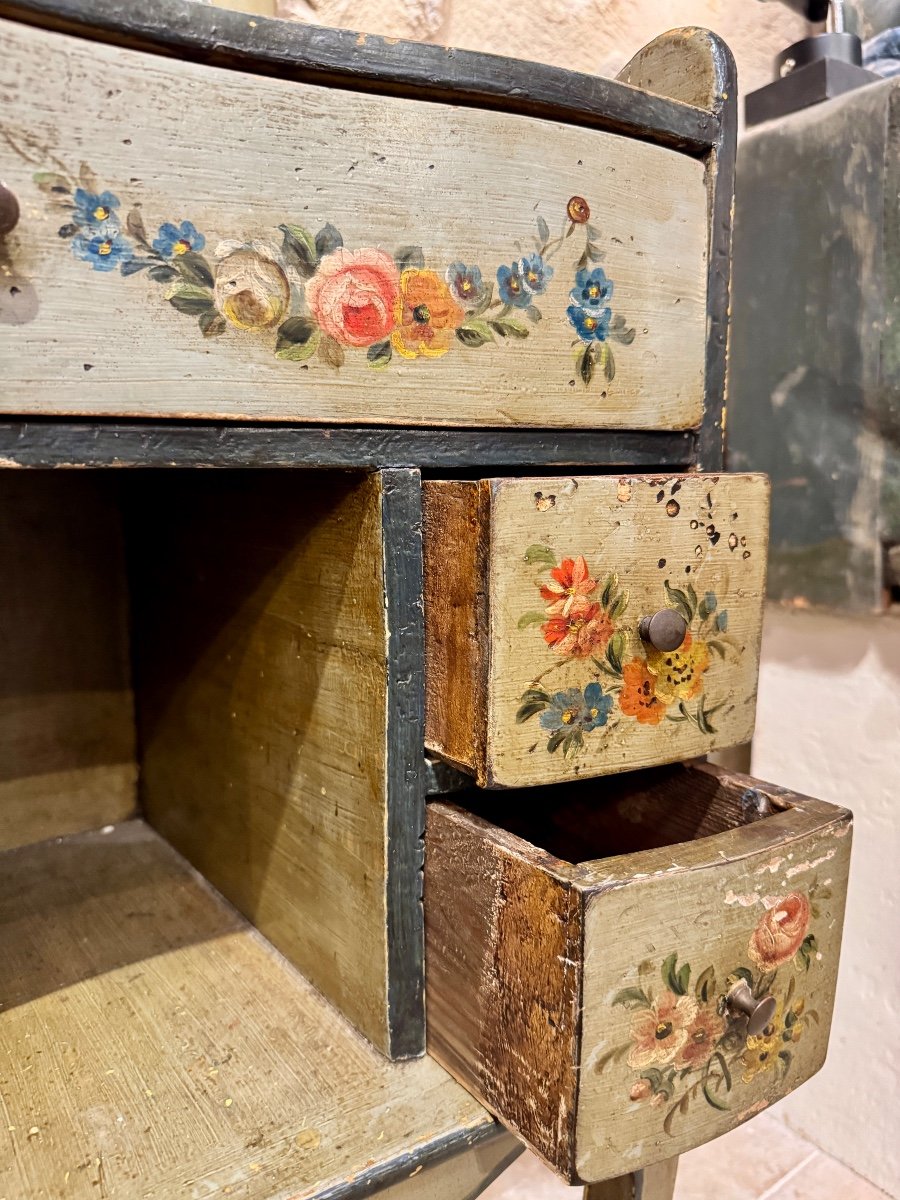 Charming Hand Painted Bedside Table – 19th Century -photo-3