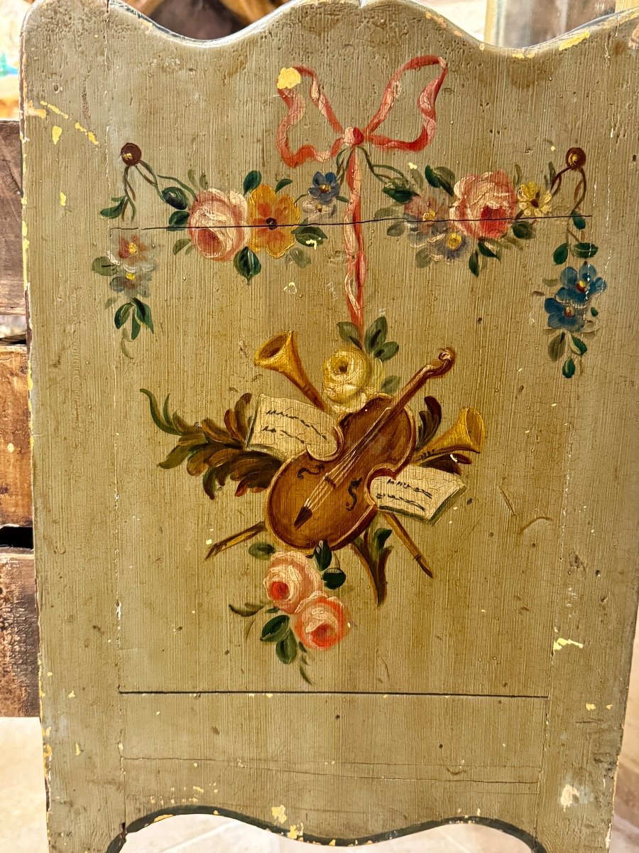 Charming Hand Painted Bedside Table – 19th Century -photo-3