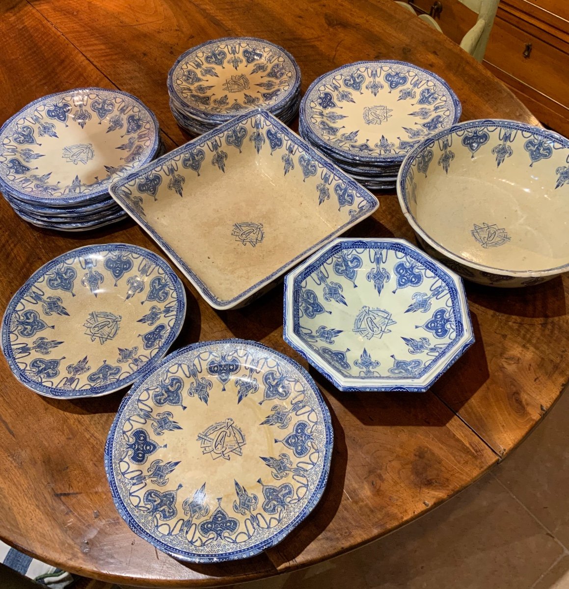 Set Of 33 Pieces In Gien Earthenware - 19th Century