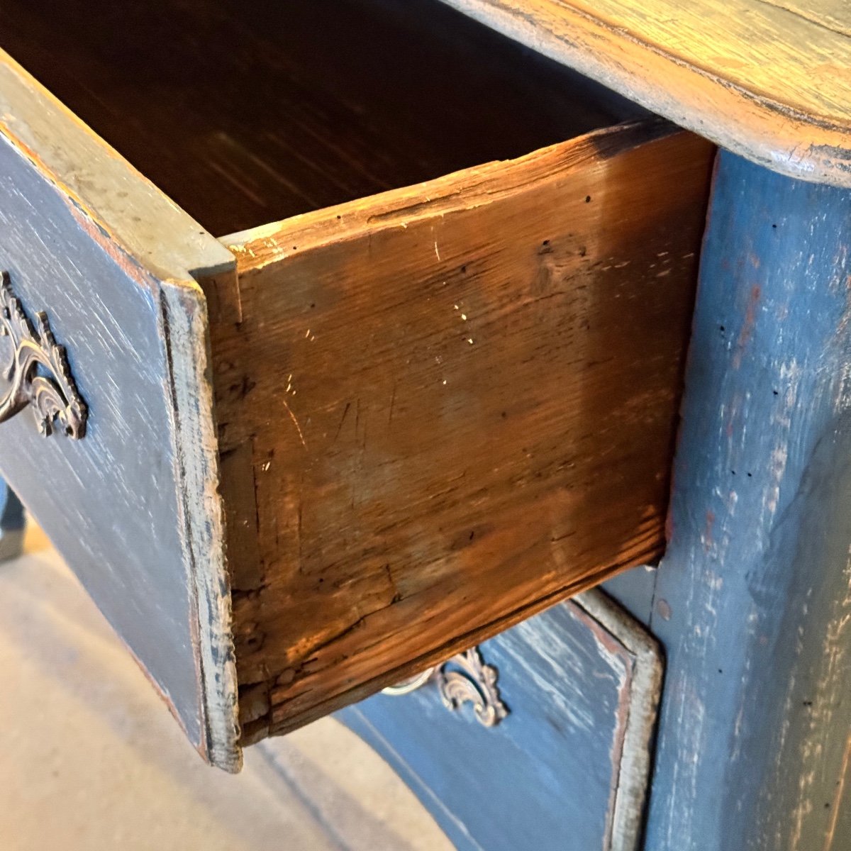 Louis XV Sauteuse Chest Of Drawers, Blue Patina, 18th Century-photo-6