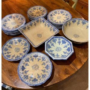 Set Of 33 Pieces In Gien Earthenware - 19th Century