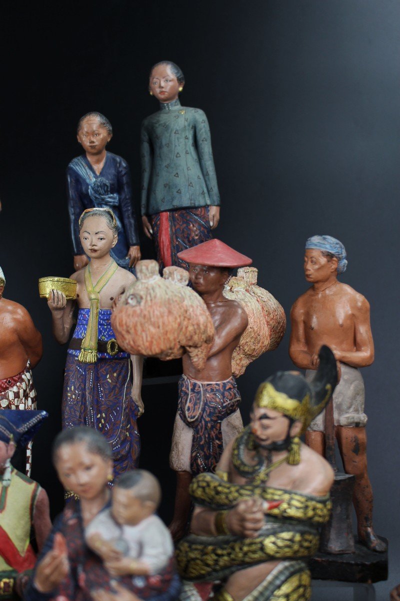 Indonesian Terracotta Miniature Figures 26x Dutch Colonial Era Antique Painted Clay Statues 1920's-photo-2