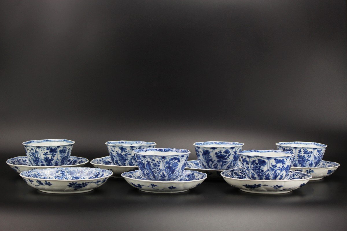 Tasses Et Soucoupes En Porcelaine Chinoise Kangxi Bleu Et Blanc Dynastie Qing Du XVIIIe Siècle 