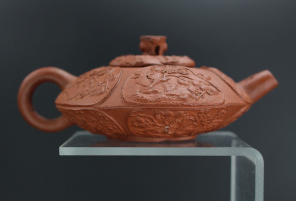 Yixing Teapot Kangxi Chinese Stoneware Qing Dynasty Antique C. 1700 Molded Clay Flattened Pot-photo-3