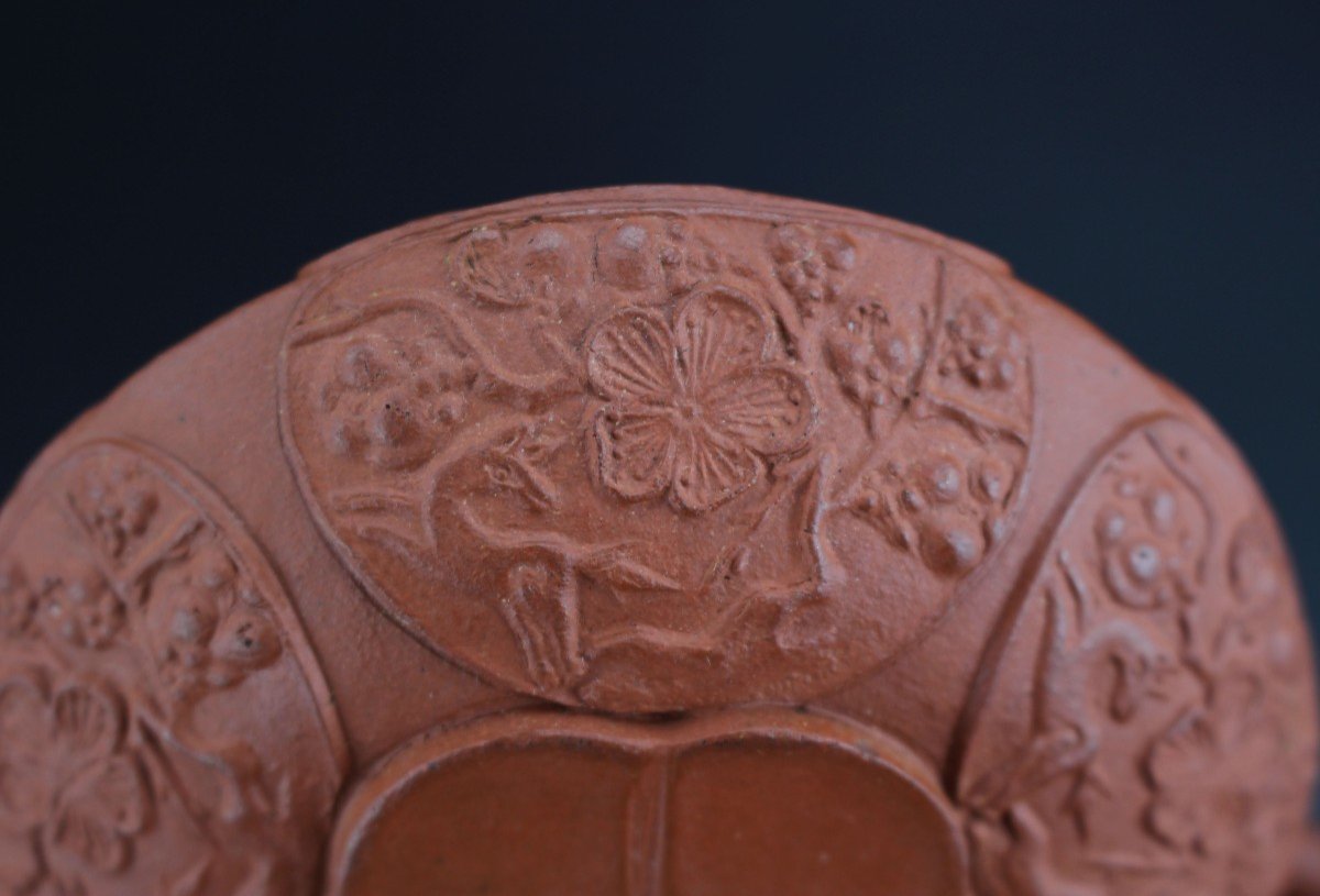 Yixing Teapot Kangxi Chinese Stoneware Qing Dynasty Antique C. 1700 Molded Clay Flattened Pot-photo-3